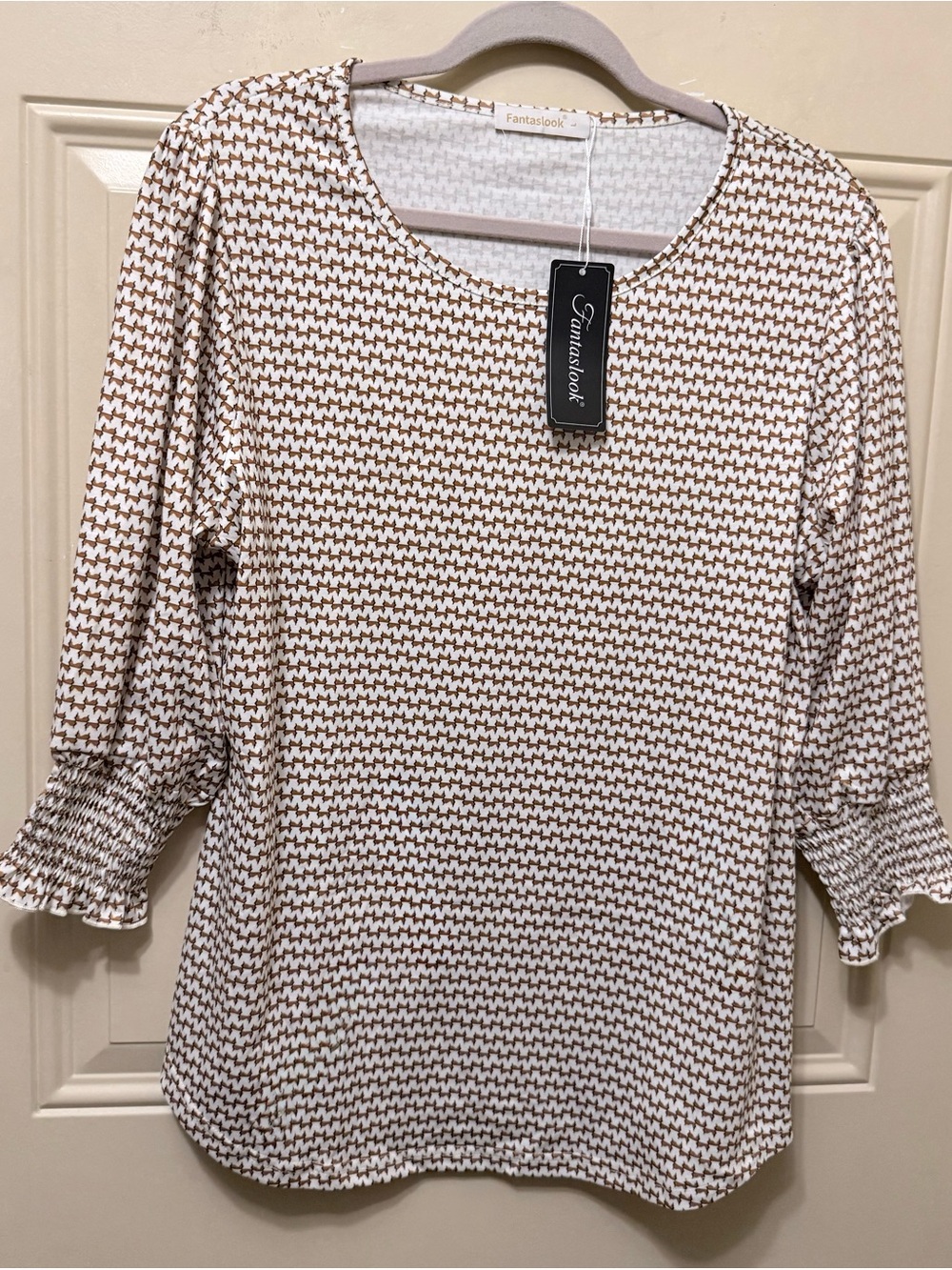 Fantaslook Cream and Brown Patterned Round-Neck Blouse with Smocked Cuffs Size L